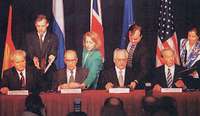 Tuđman, Izetbegović i Milošević prilikom potpisivanja Daytonskog sporazuma